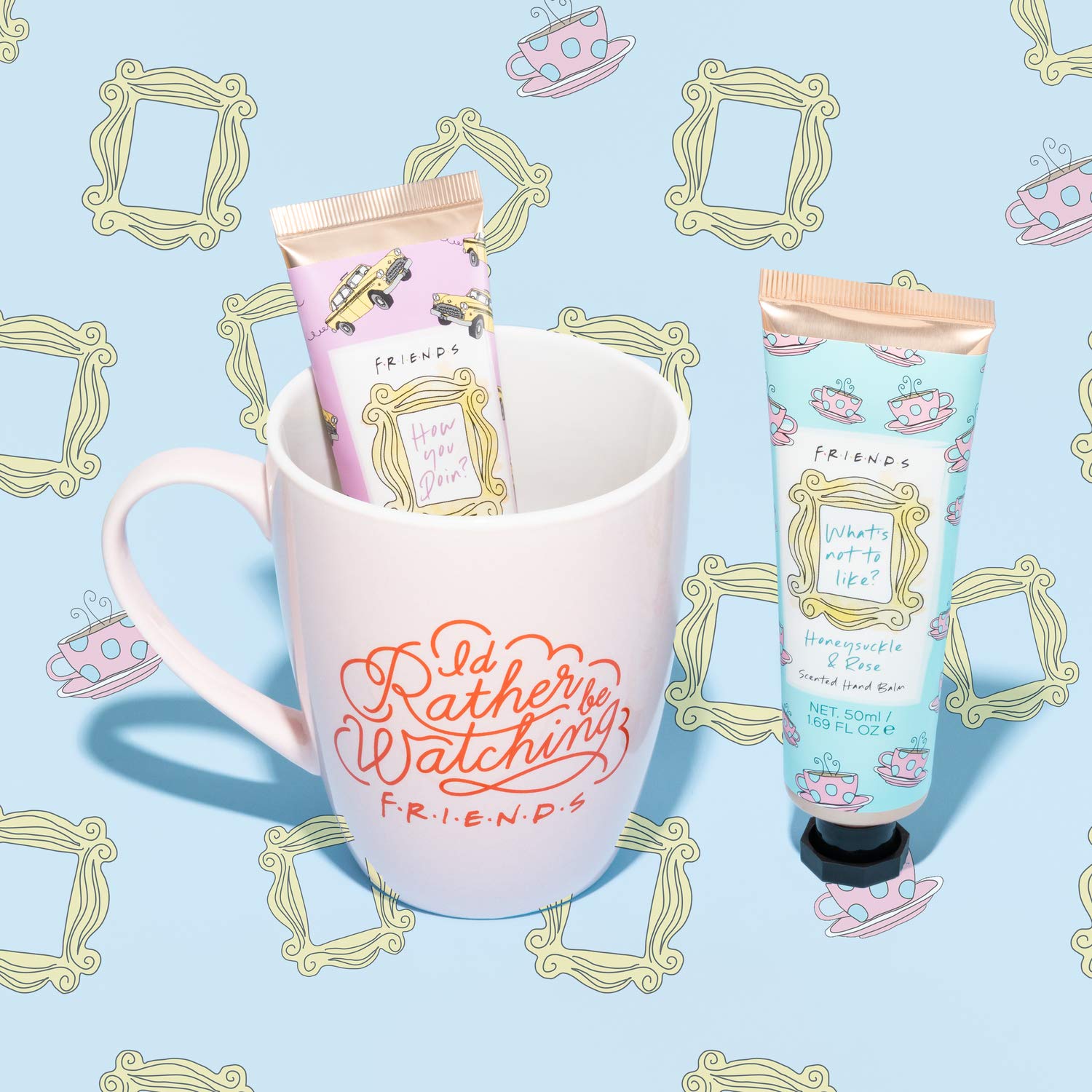 Paladone Friends Kaffeetasse Geschenkset rosa 300 ml Handcreme