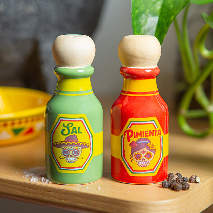 Kikkerland Kitchen Hot Sauce Salz- und Pfefferstreuer Keramik