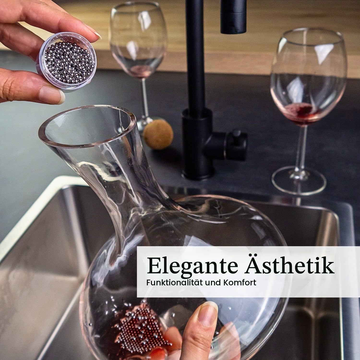 Intirilife Weinkaraffe 1,8 L Kristallglas Dekanter Rotwein Korken