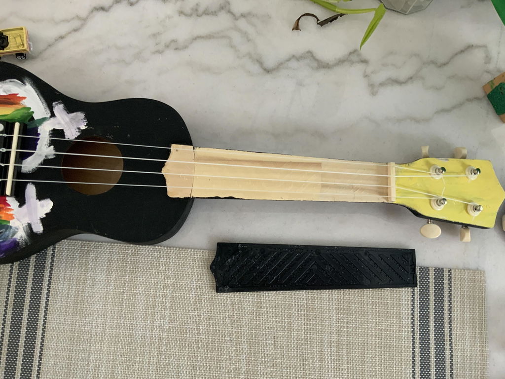Kikkerland Crafters Ukulele Bastelset Holz zum Selberbauen DIY