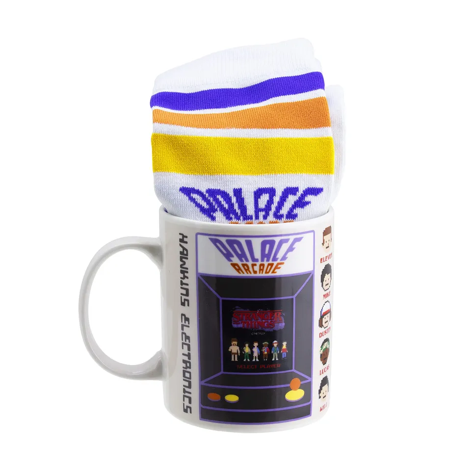 Paladone Stranger Things Geschenkset Tasse 300 ml + Socken weiß