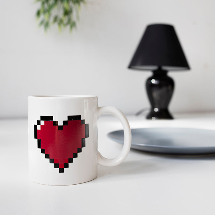 Kikkerland Pixel Heart Morph Tasse 325 ml Farbwechsel