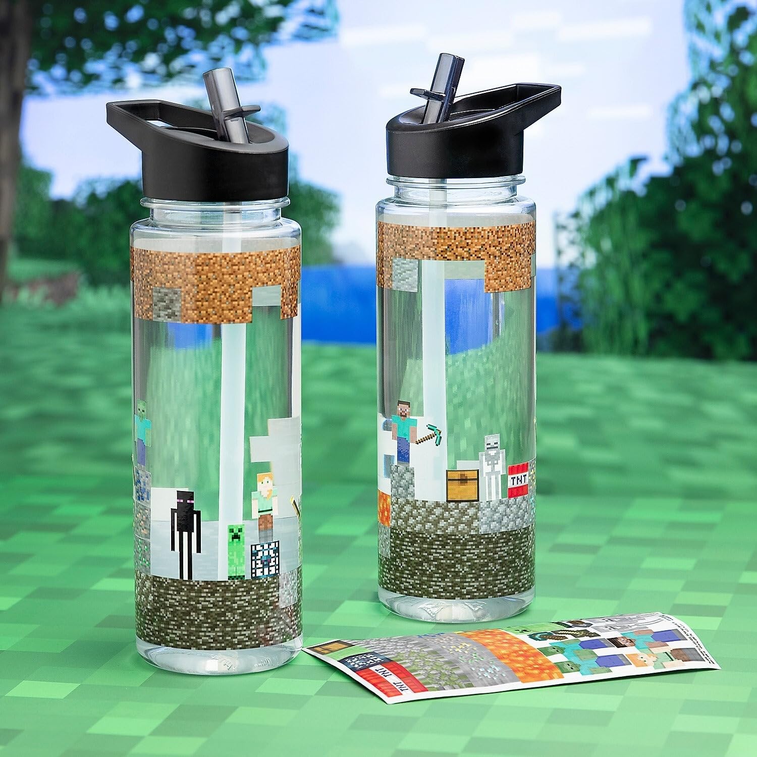 Paladone Minecraft Trinkflasche 650ml mit Sticker Set grau