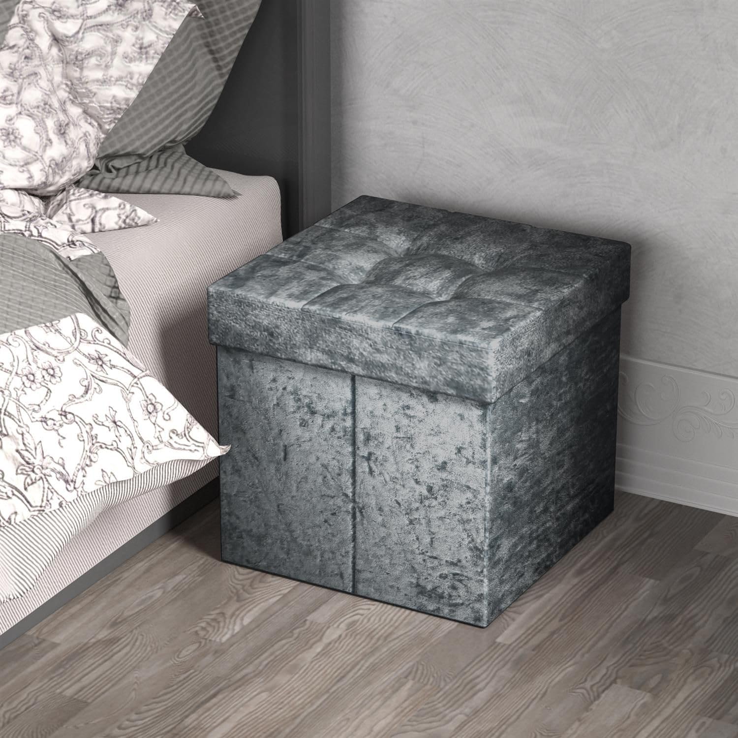 Intirilife Sitzhocker Sitzwürfel Samt Grau 38x38x38 cm Stauraum