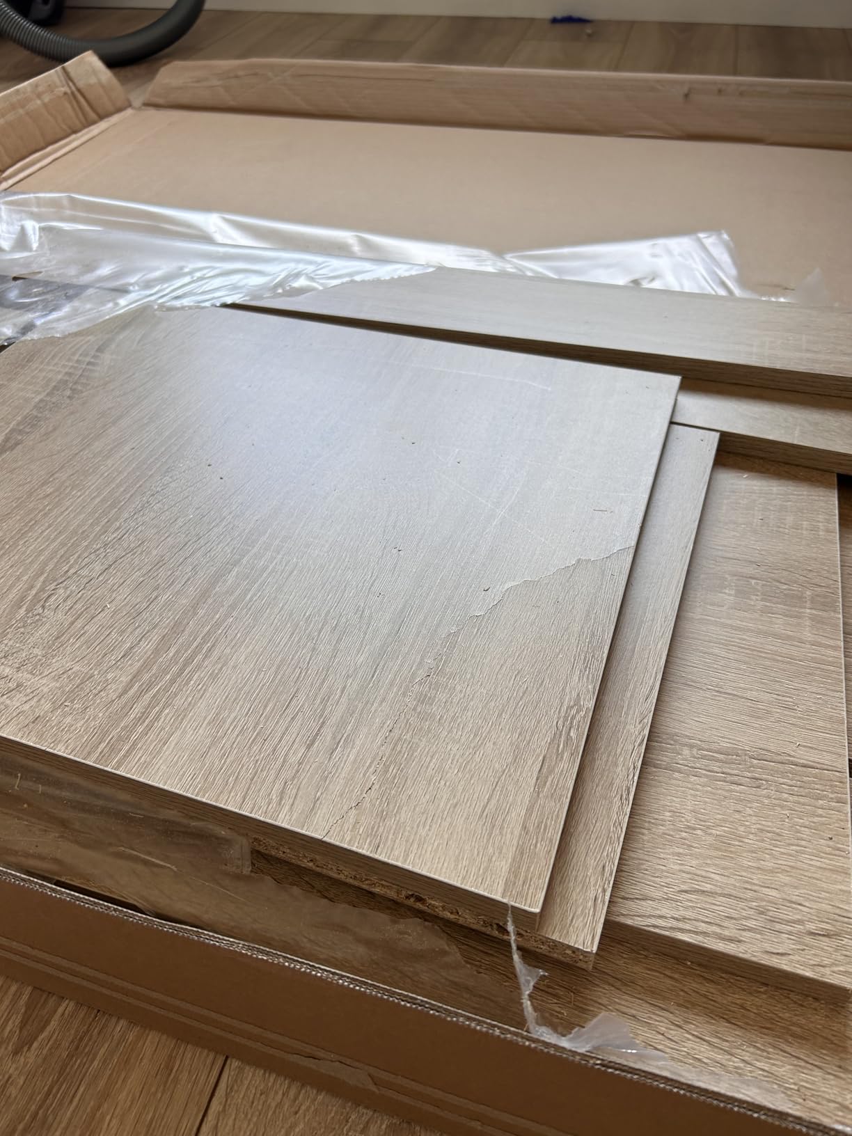 vidaXL Bartisch mit Regal Weiß 124x46x103,5 cm Holzwerkstoff