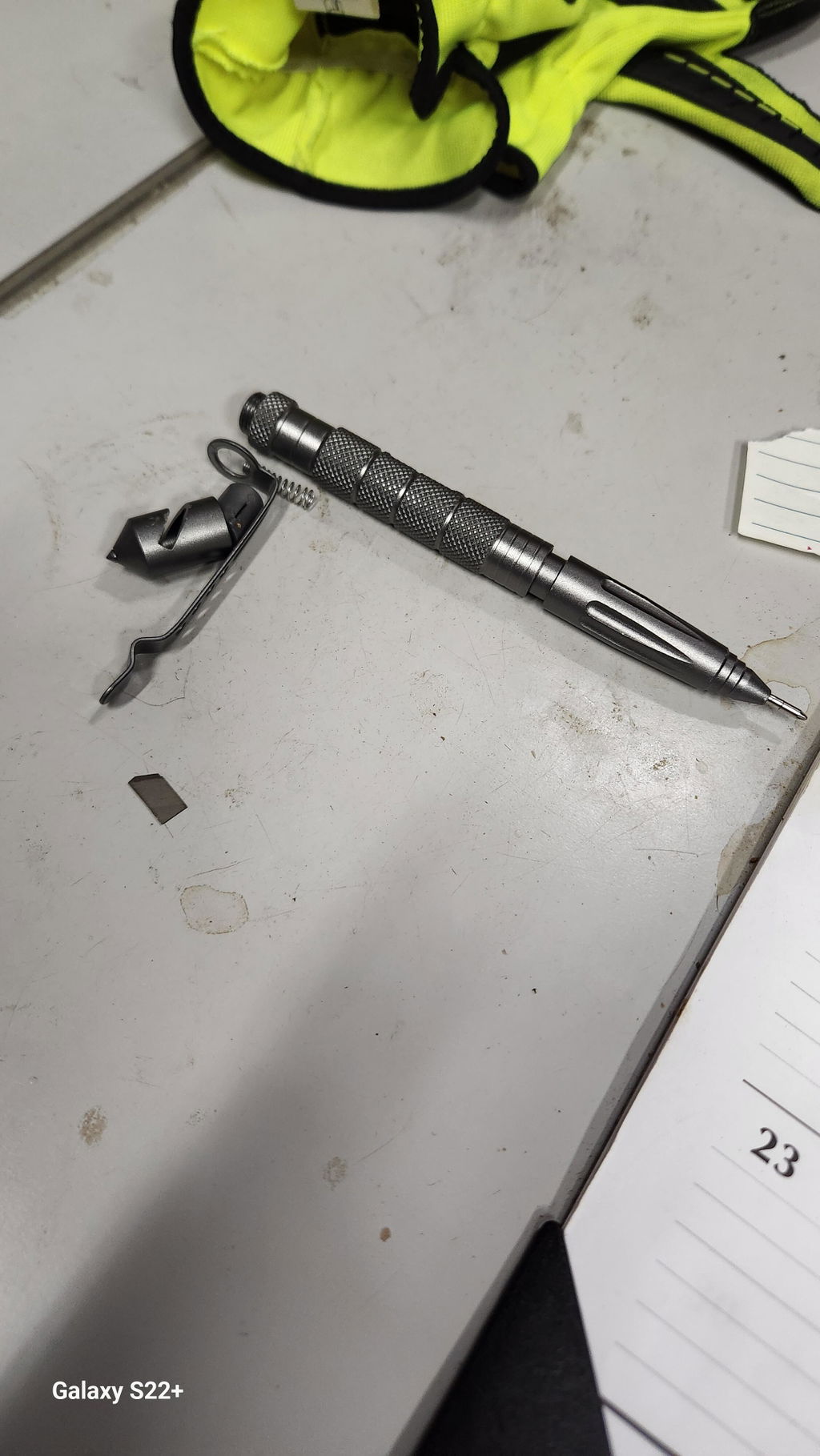 Kikkerland 3-in-1 Auto Emergency Pen Notfallstift Glasbrecher