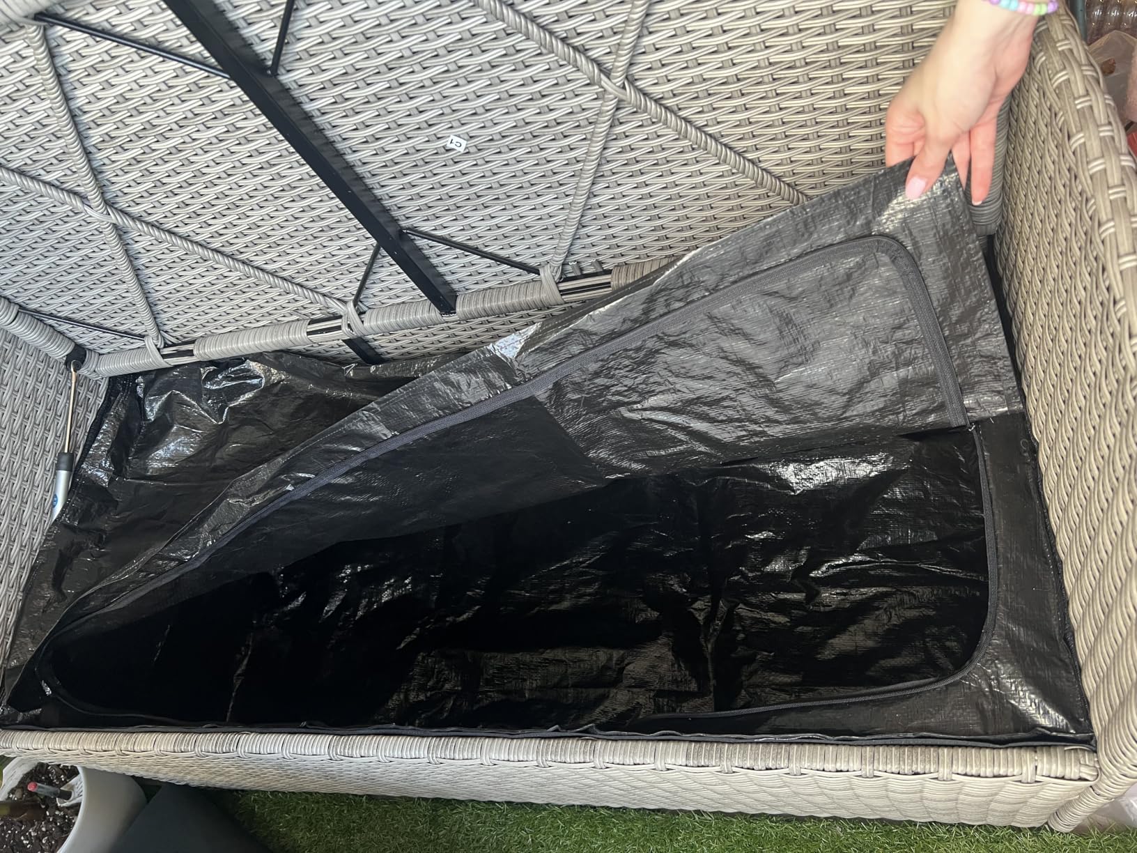 vidaXL Gartenbank Hellgrau Poly Rattan mit Kissen Stauraum