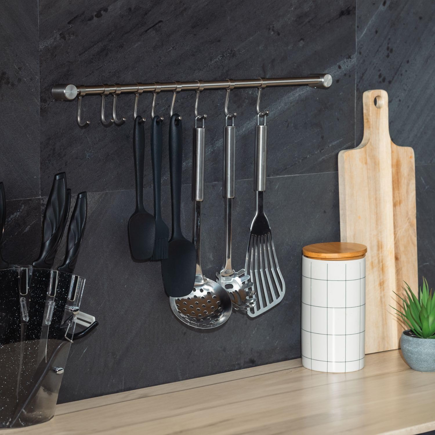 Intirilife Hängeleiste 52,6 cm Küchenreling 10 Haken