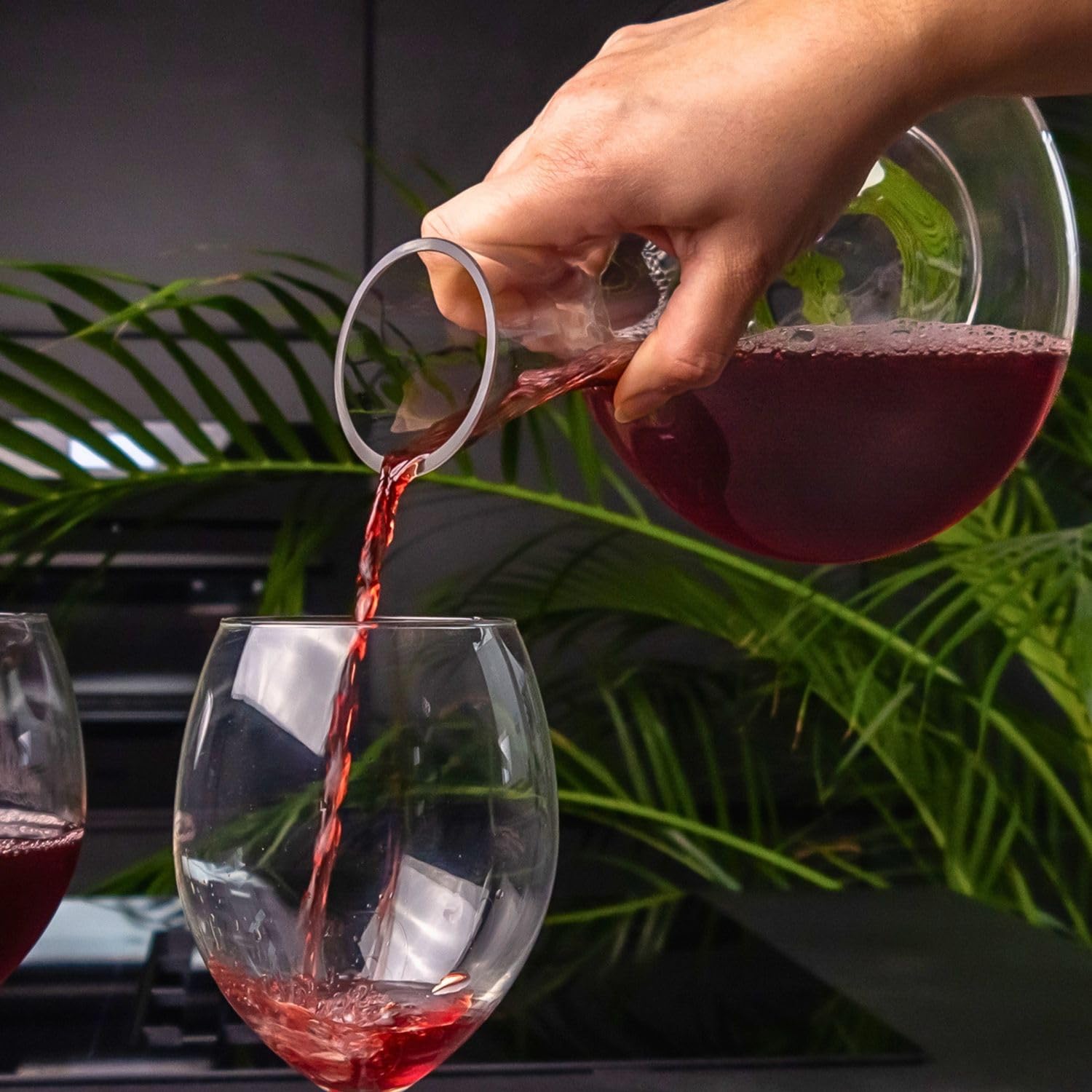 Intirilife Weinkaraffe 1,8 L Kristallglas Dekanter Rotwein Korken