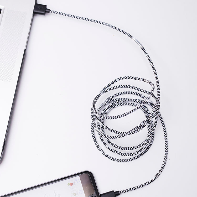 Kikkerland Chevron Cotton Braided Charging Cord Ladekabel 1,8 m