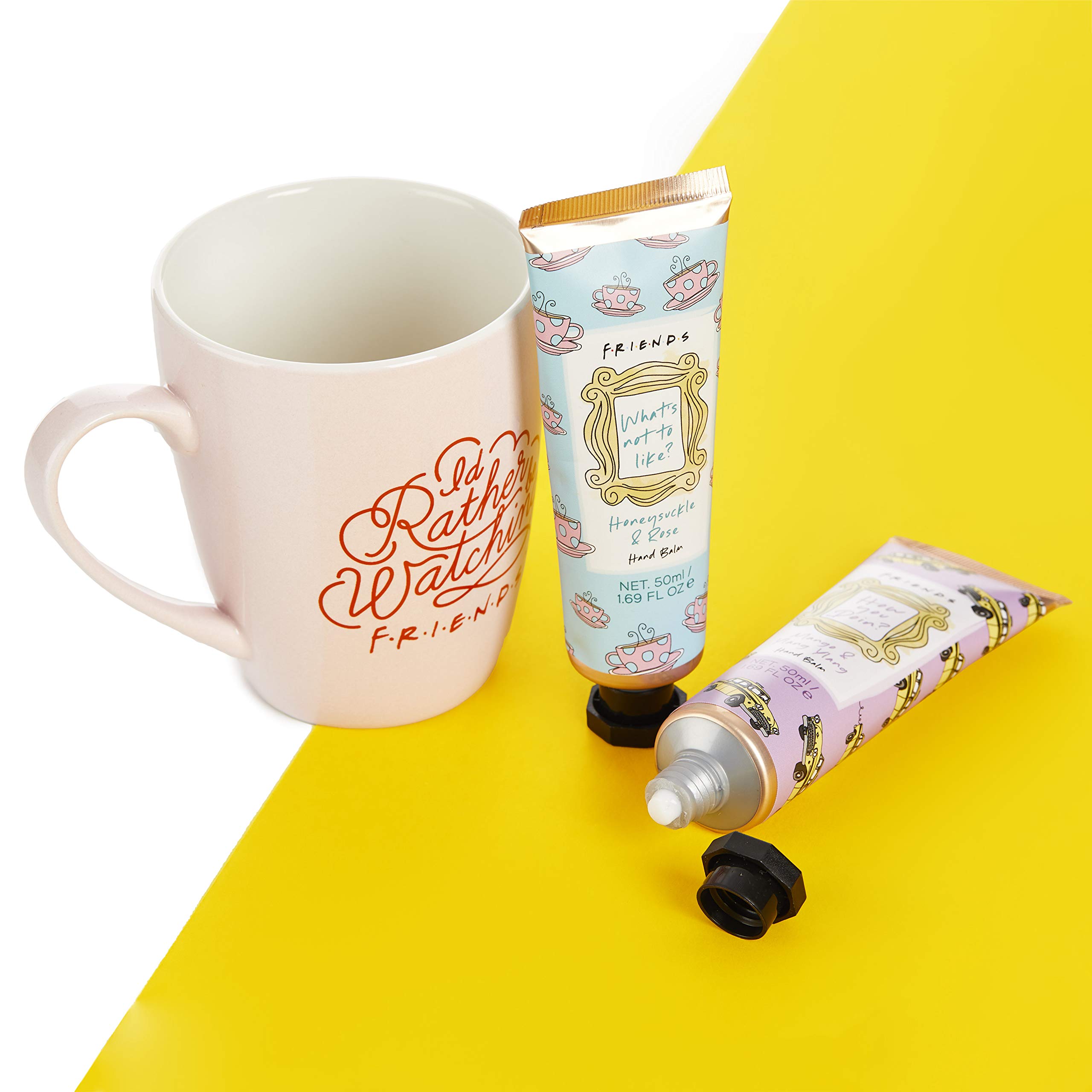 Paladone Friends Kaffeetasse Geschenkset rosa 300 ml Handcreme