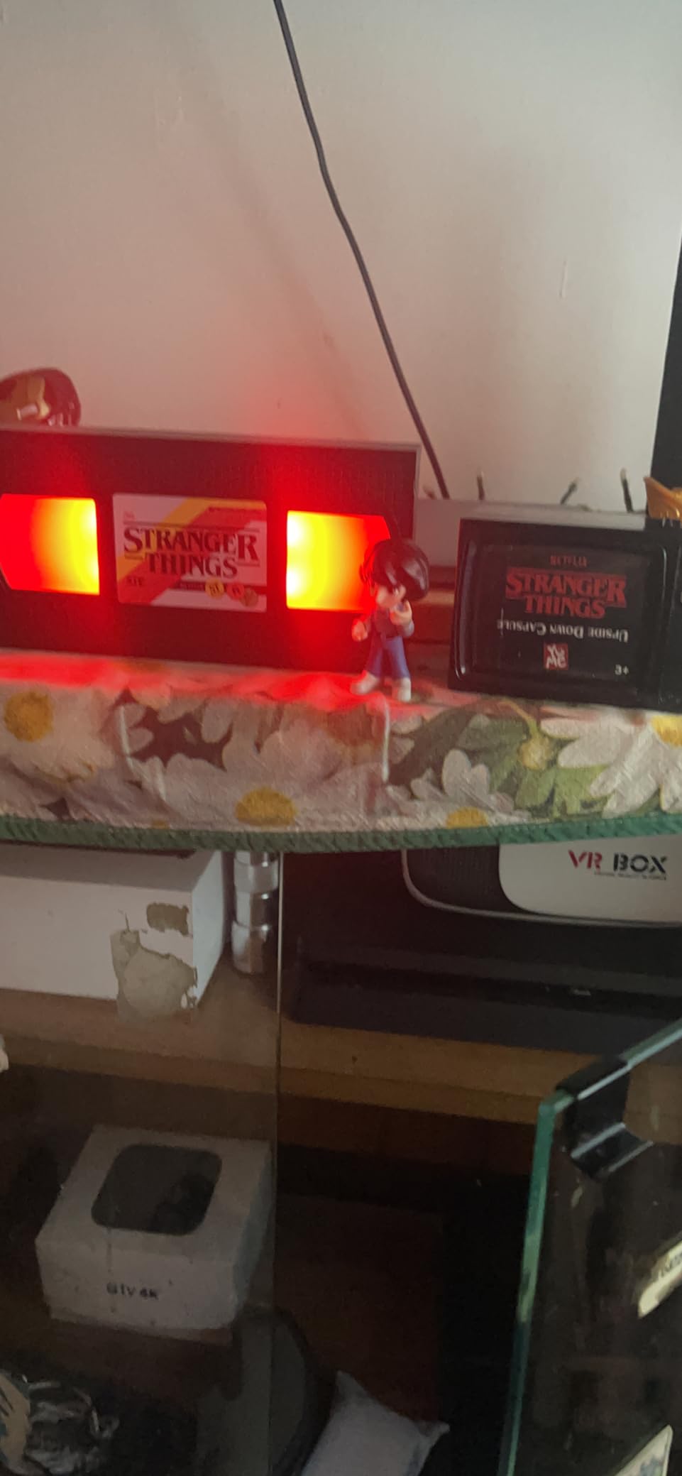 Paladone Stranger Things VHS Logo Light Lampe rot