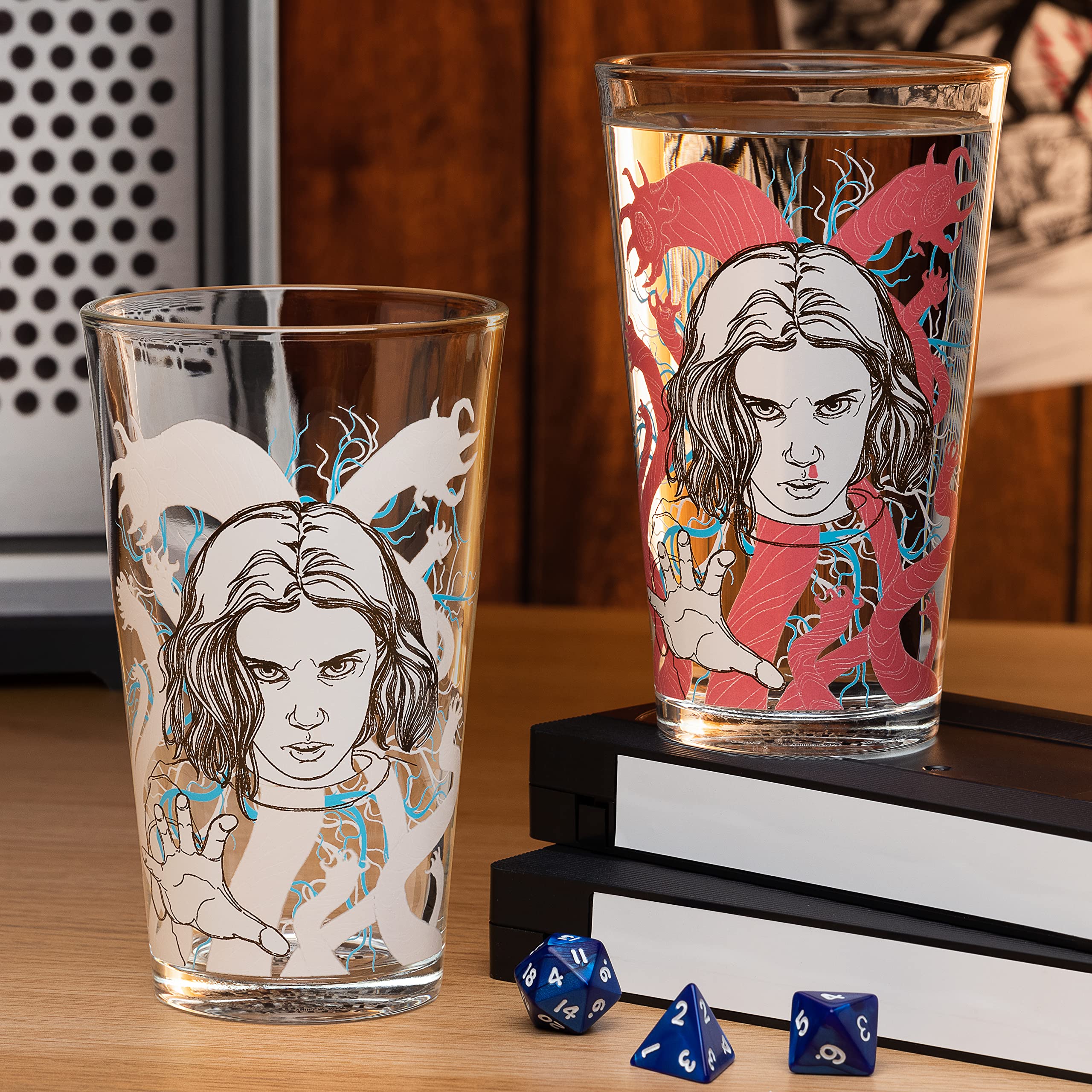 Paladone Drinkware Stranger Things Eleven Trinkglas Farbwechsel 450ml