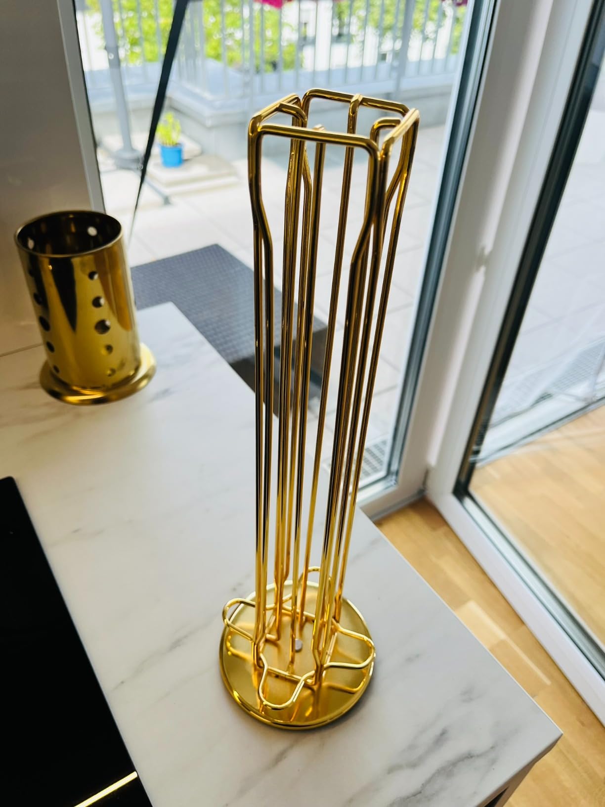 Intirilife Kapselhalter Gold 40 Nespresso Kapseln Eisen drehbar