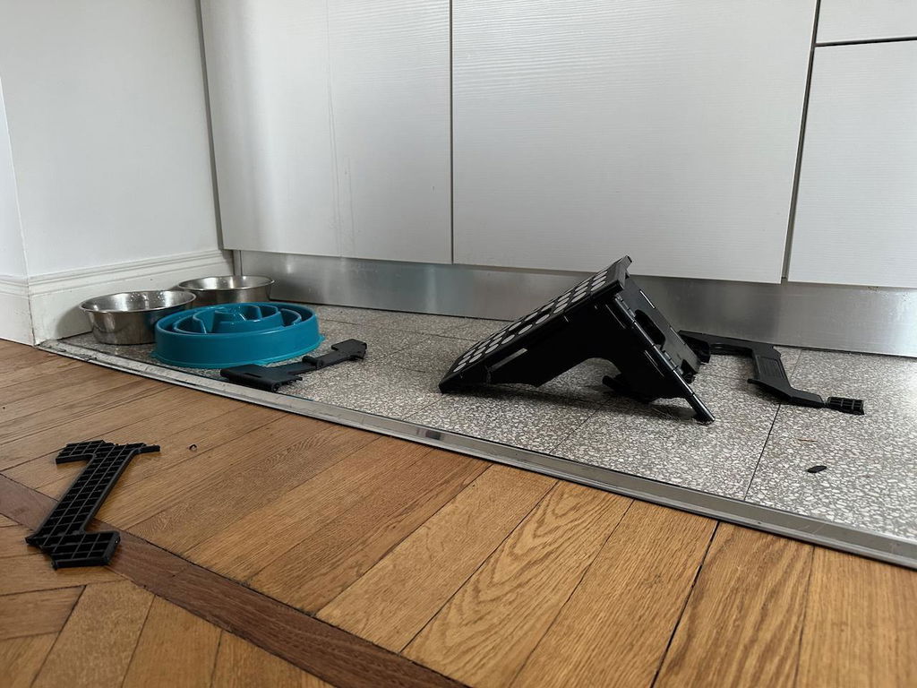 Kikkerland Rhino II Tritthocker Step Stool Schwarz klappbar