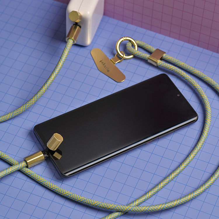 Kikkerland Inkerie Charge & Carry Handyband blau USB-C
