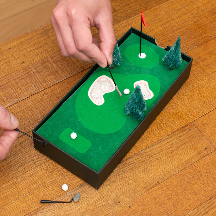 Kikkerland Home Desktop Golf Minigolf Spiel mit Schlägern