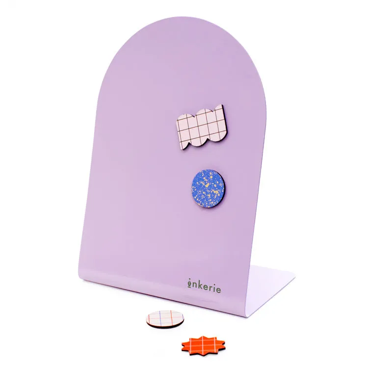 Kikkerland Inkerie Magnettafel lila mit Ständer 4 Magnete