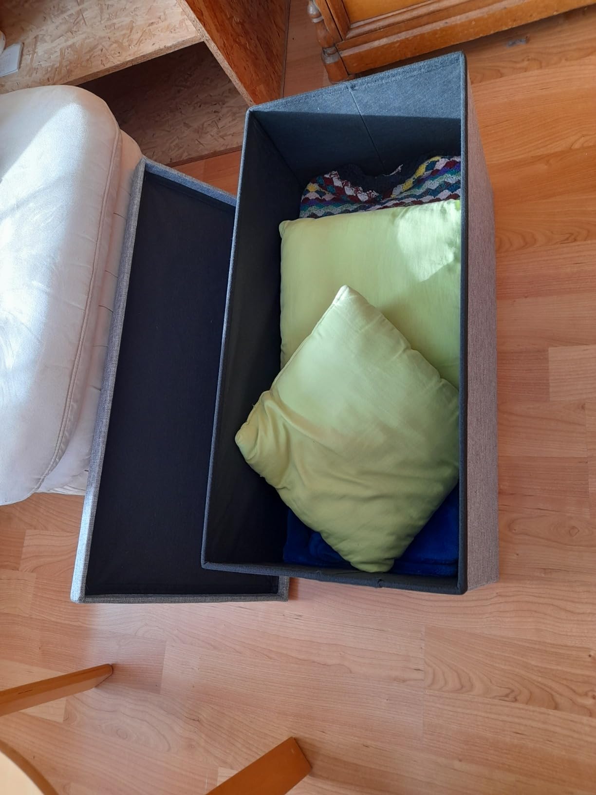 Intirilife Sitzbank Frühlings Grün 78x38x38 faltbar Stauraum