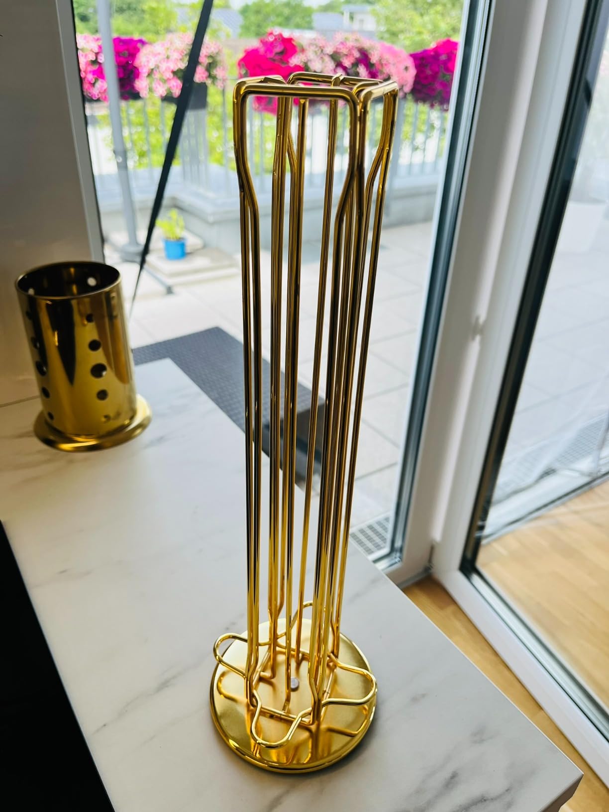 Intirilife Kapselhalter Gold 40 Nespresso Kapseln Eisen drehbar