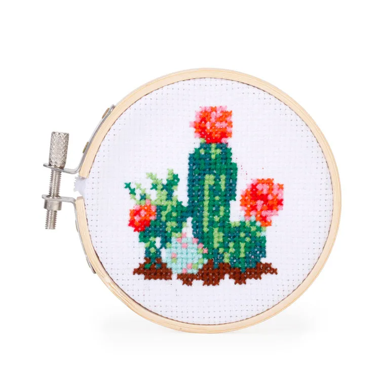Kikkerland Crafters Kaktus Mini Stickset Kreuzstich