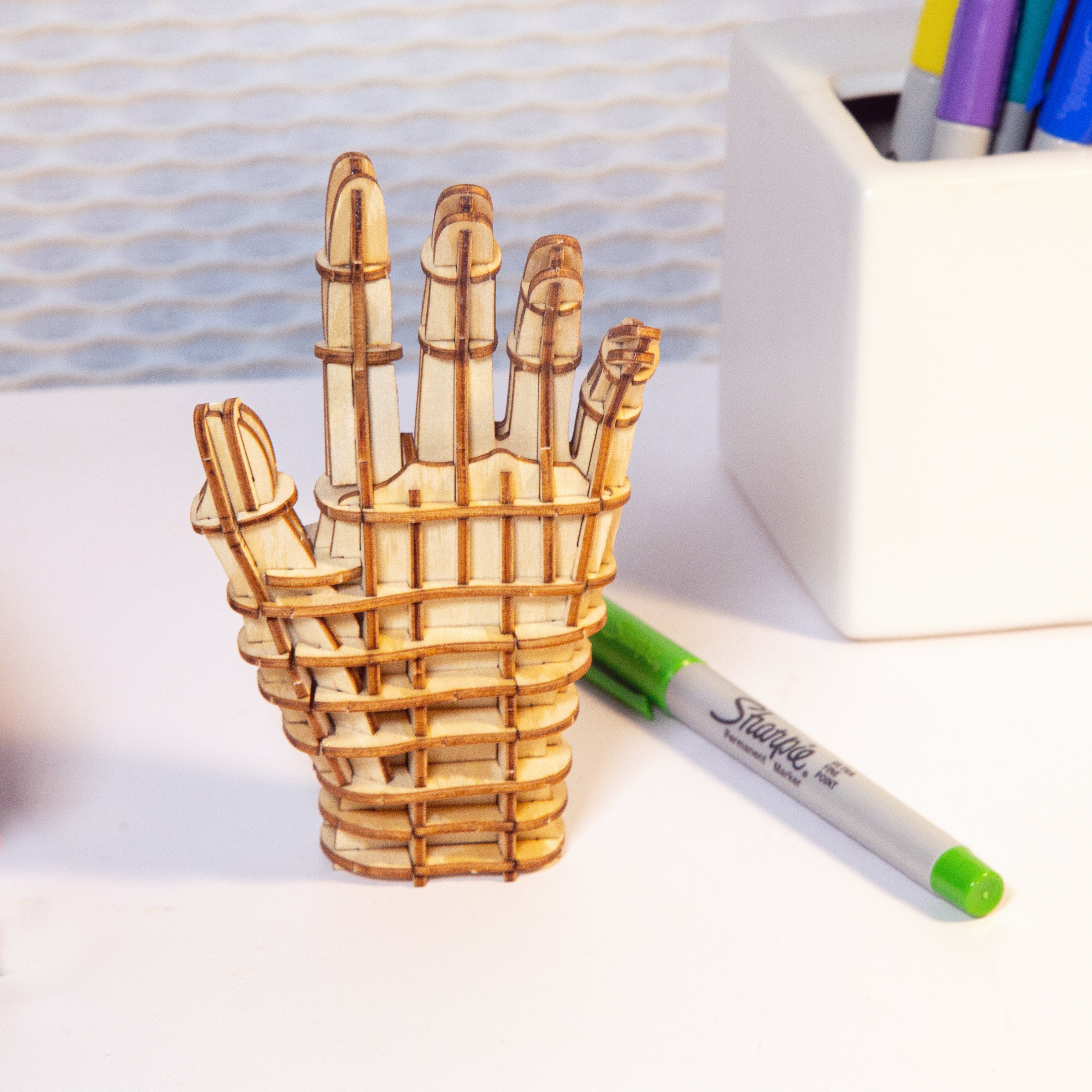 Kikkerland Play Hand 3D Holzpuzzle Skulptur