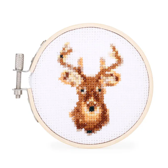 Kikkerland Crafters Deer Mini Kreuzstich Stickset Hirsch mit Rahmen