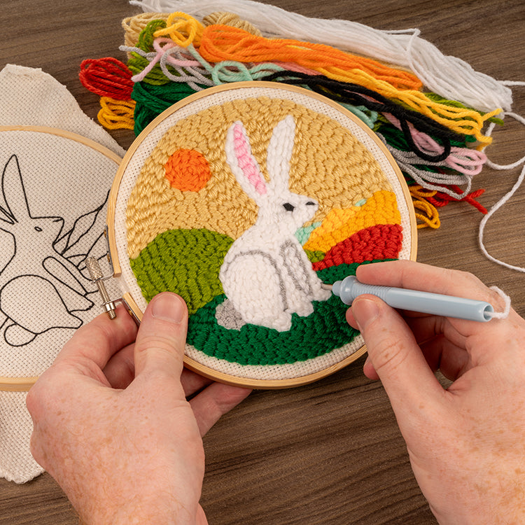 Kikkerland Crafters Hare Punch Needle Stickset Hase Anfänger