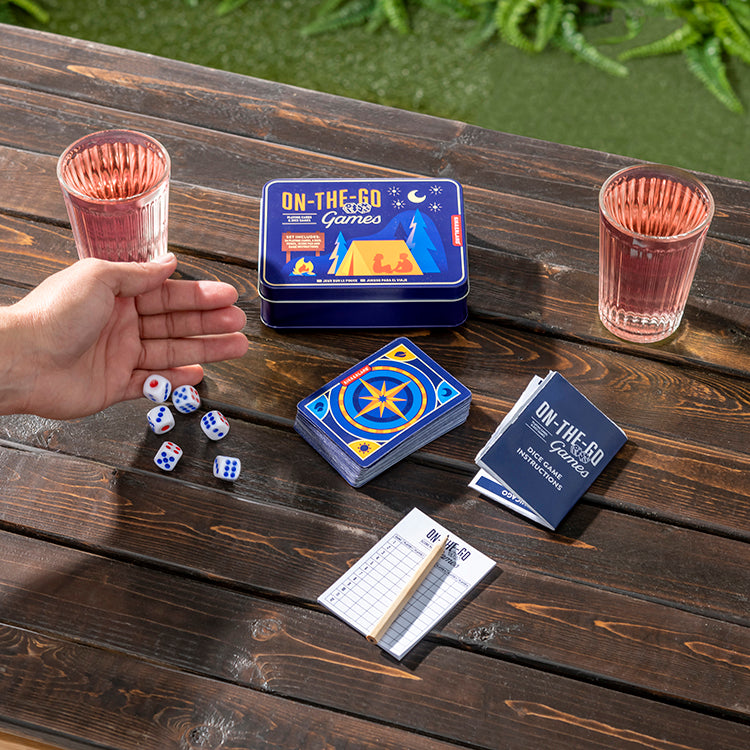 Kikkerland Home On-The-Go Games Reisespiel Dose mit Karten