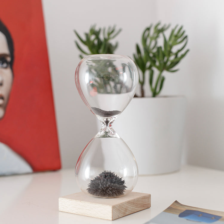 Kikkerland Home Magnetic Hourglass Sanduhr 1 Minute Buche