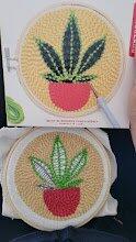 Kikkerland Plant Punch Needle Kit Stickset Pflanze mit Rahmen