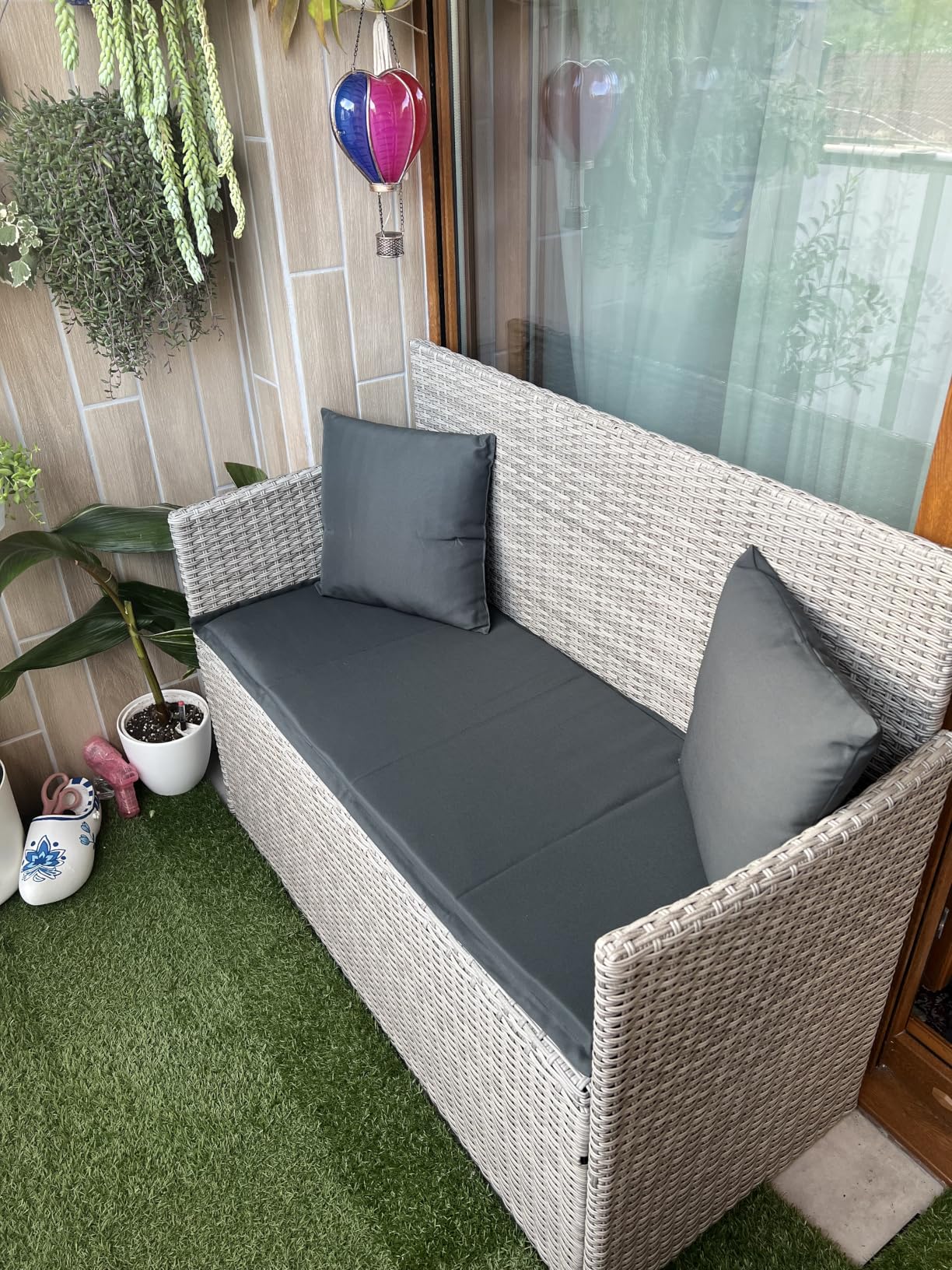 vidaXL Gartenbank Hellgrau Poly Rattan mit Kissen Stauraum
