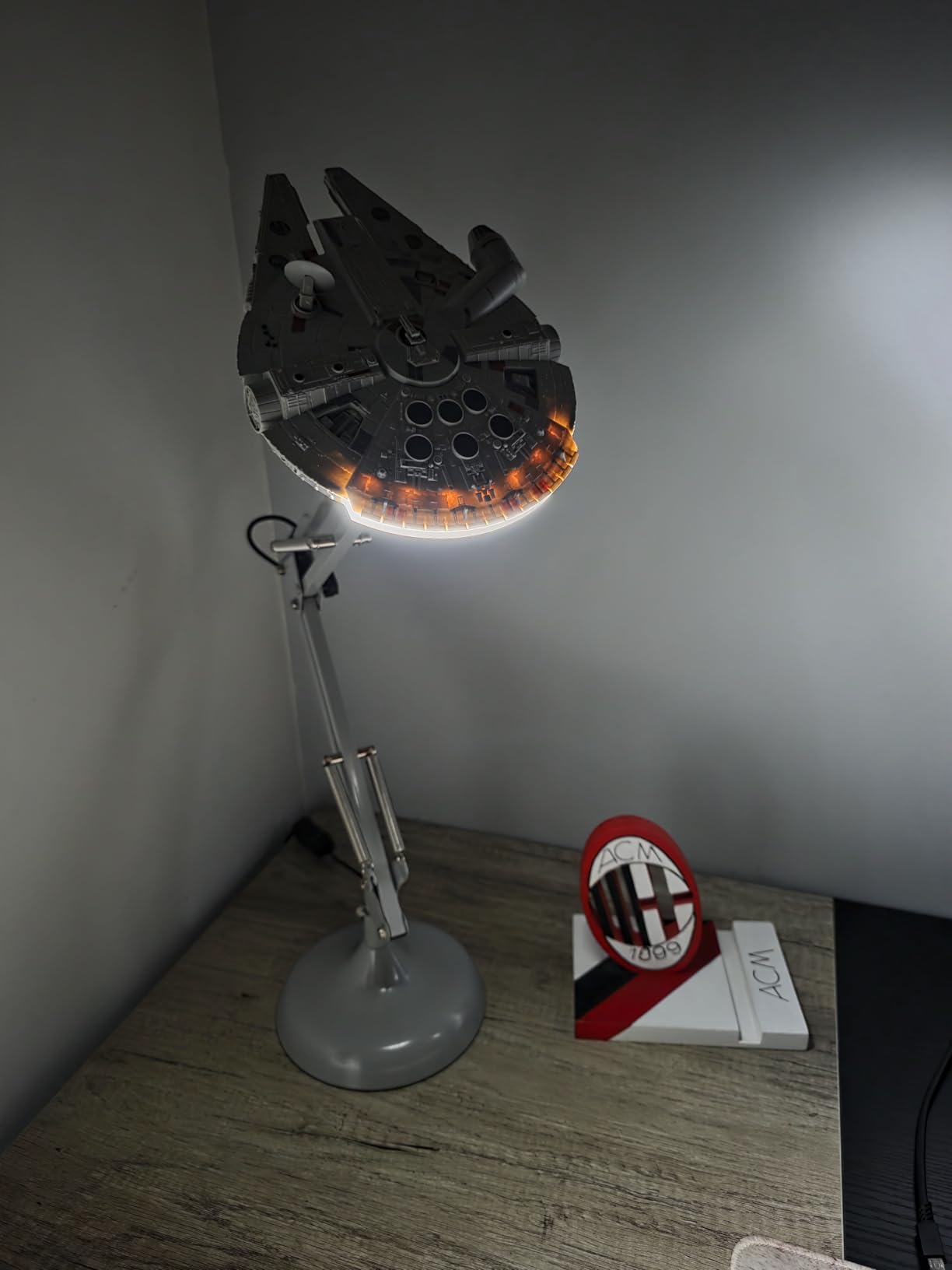 Paladone Millennium Falcon Schreibtischlampe USB 60cm
