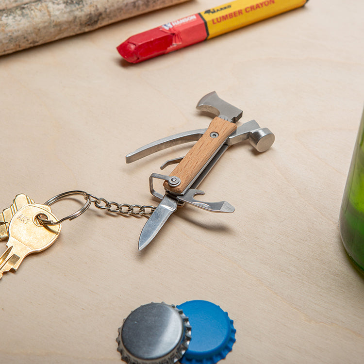 Kikkerland Tools Mini Axt Multitool Holz 6 in 1 Schlüsselanhänger