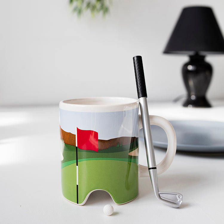 Kikkerland Home Putter Cup Golf Tasse mit Putter und Ball