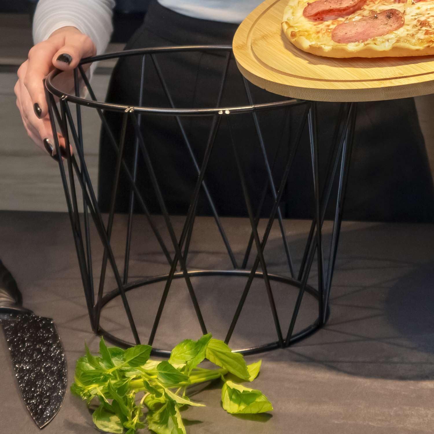 Intirilife Pizza Servierständer Eisen Schwarz 24,7 cm