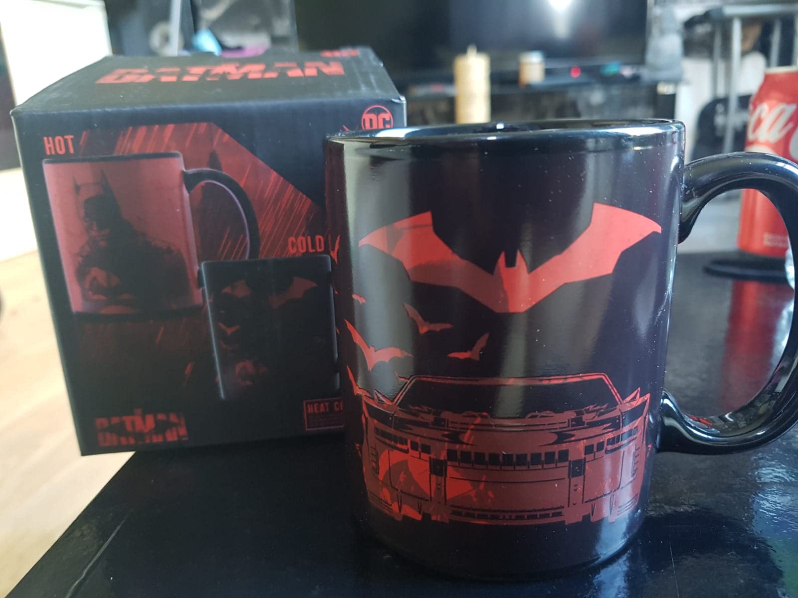Paladone The Batman Farbwechsel Tasse 300 ml schwarz-rot Keramik