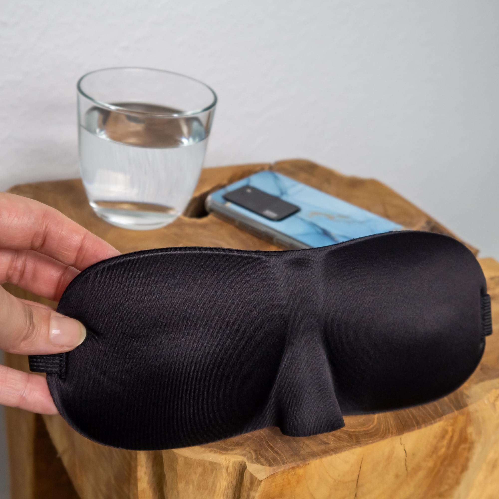 Intirilife Augenmaske Schwarz 26x9x2 cm Schlafmaske ergonomisch