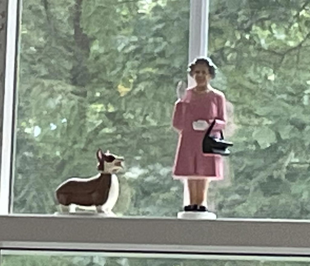 Kikkerland Home Solar Corgi Solarfigur Hund
