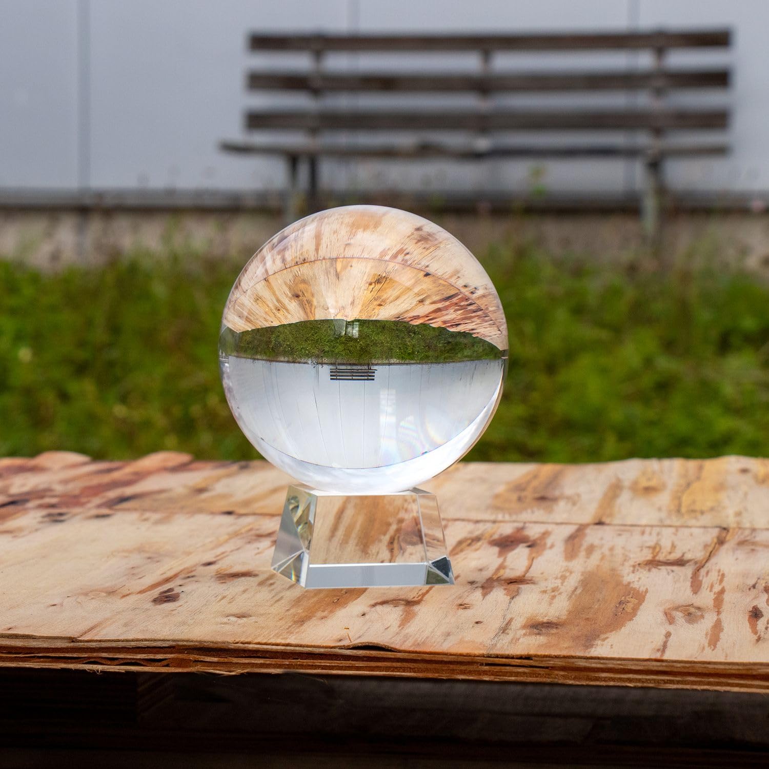 Intirilife Glaskugel Kristallklar 130 mm mit Ständer