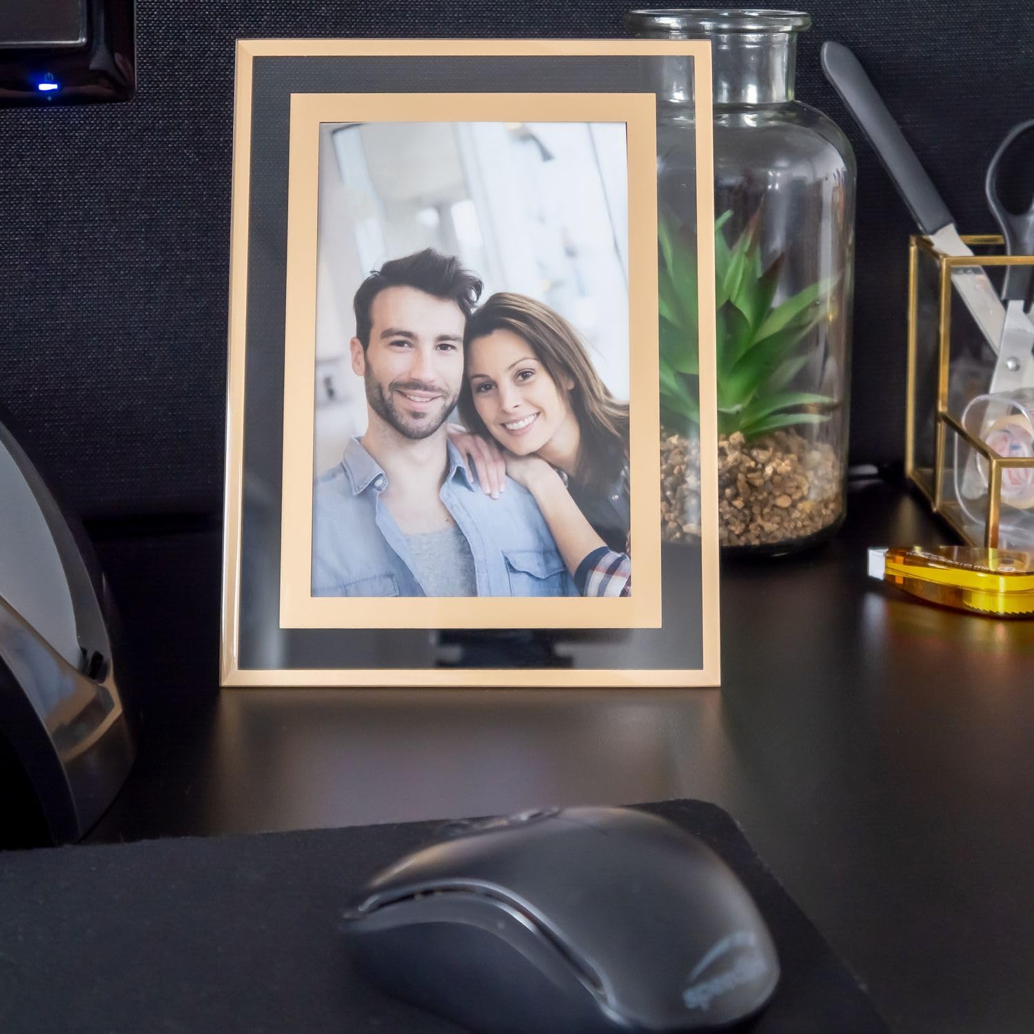 Intirilife Bilderrahmen Gold Glas 10x15 cm Geschenkrahmen