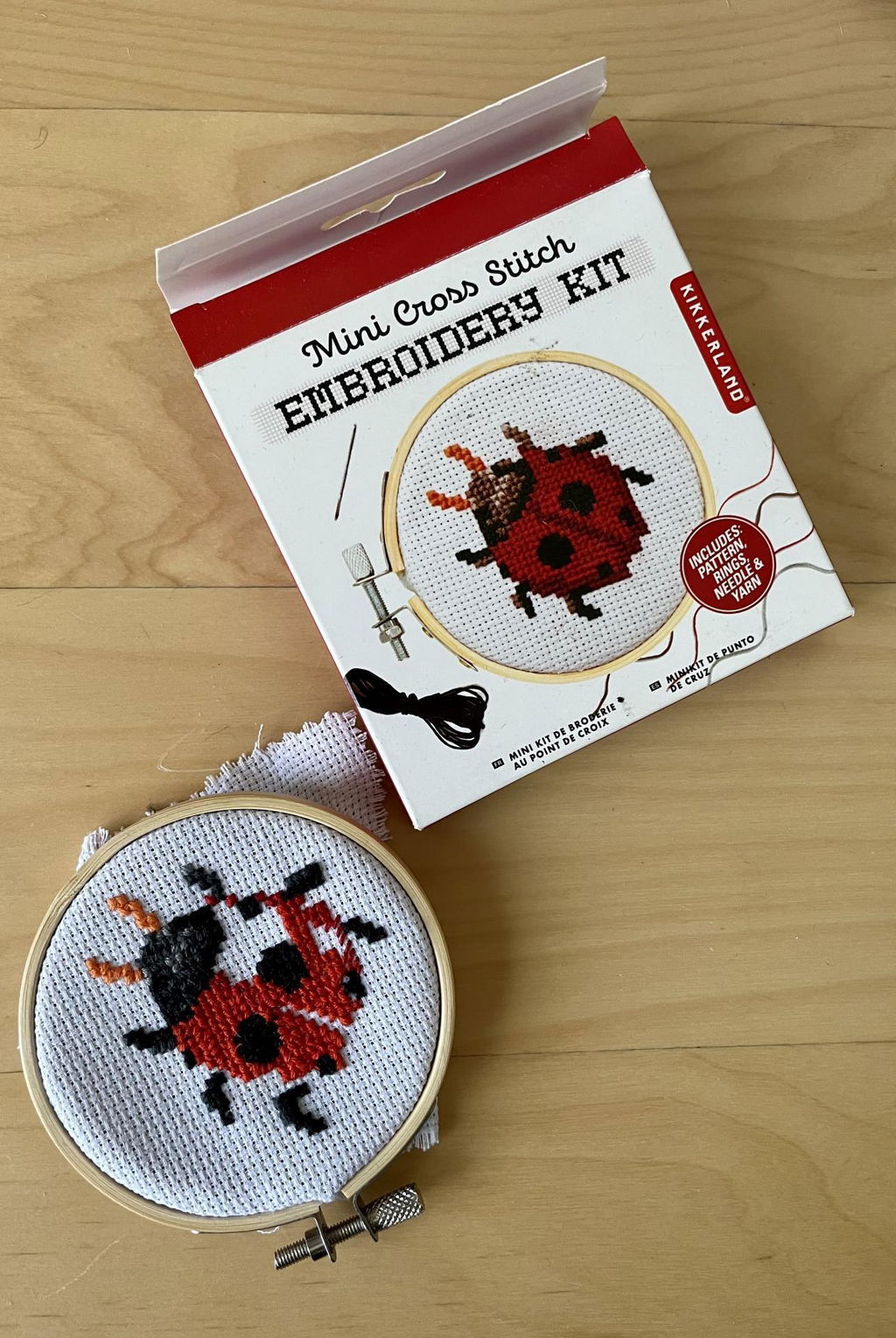 Kikkerland Ladybug Mini Stickset Kreuzstich Marienkäfer