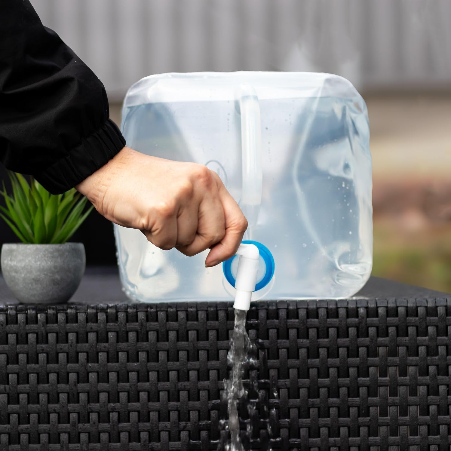 Intirilife Wasserkanister faltbar 10 L 4er Set mit Hahn