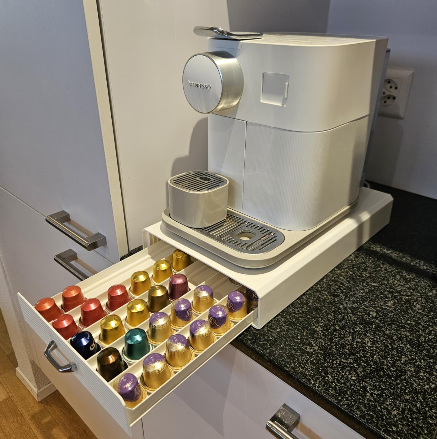 Intirilife Küche Kapselhalter Weiß 50 Nespresso 38 cm