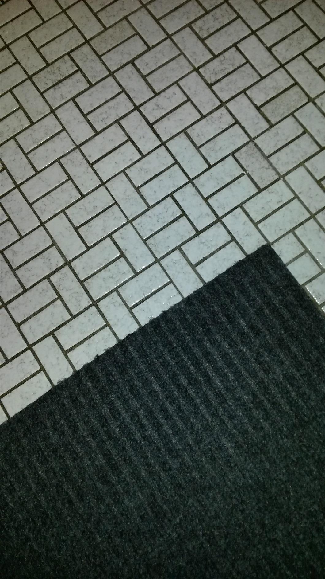 vidaXL Türmatte Schwarz PVC 90x120 cm Rutschfest Fußmatte