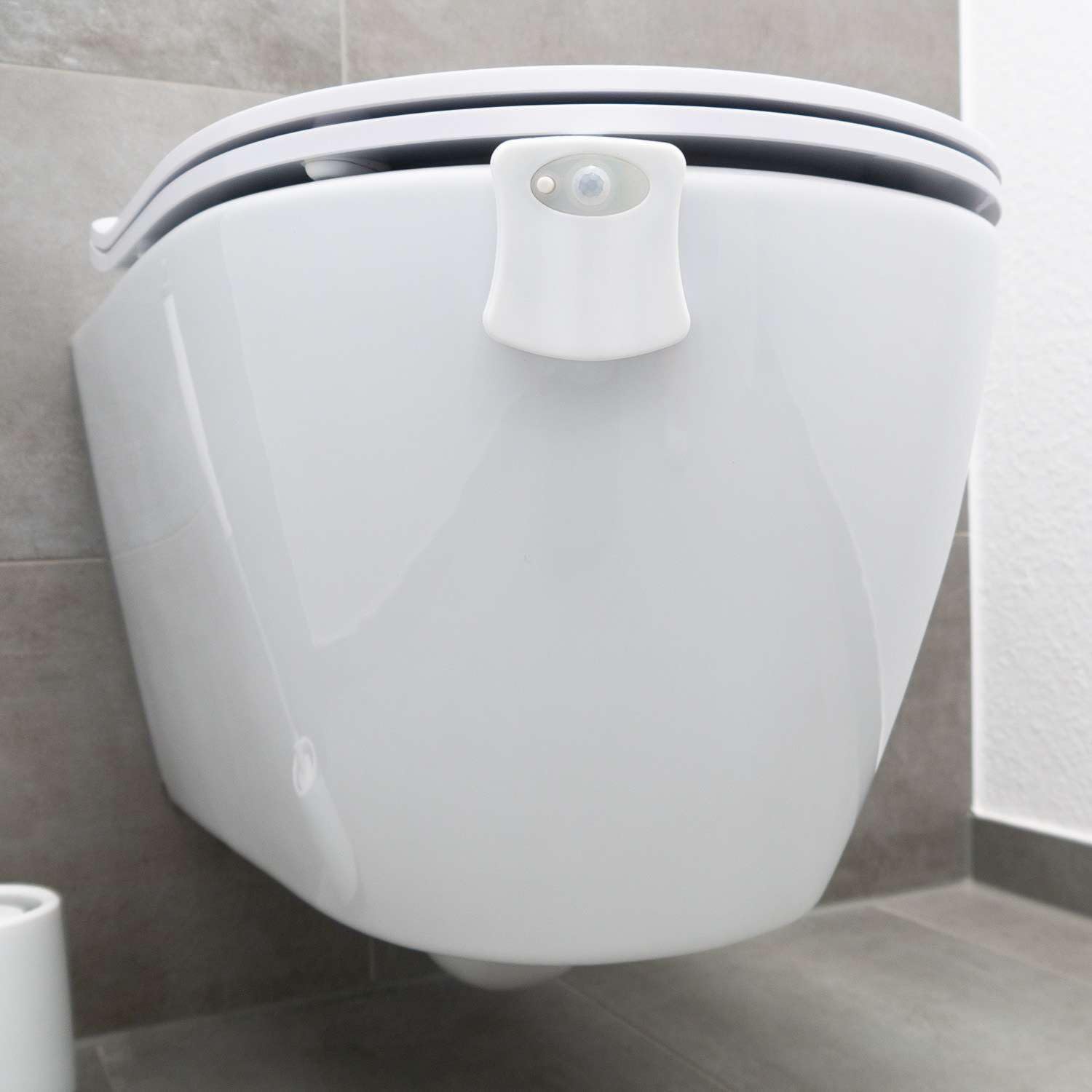 Intirilife Bad LED Toilettenlicht Weiß Bewegungsmelder 8 Farben