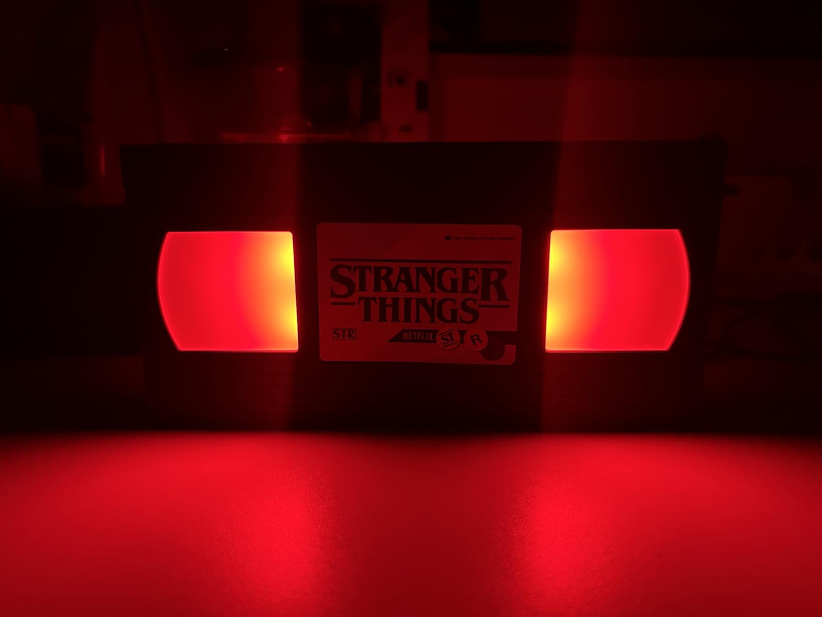 Paladone Stranger Things VHS Logo Light Lampe rot