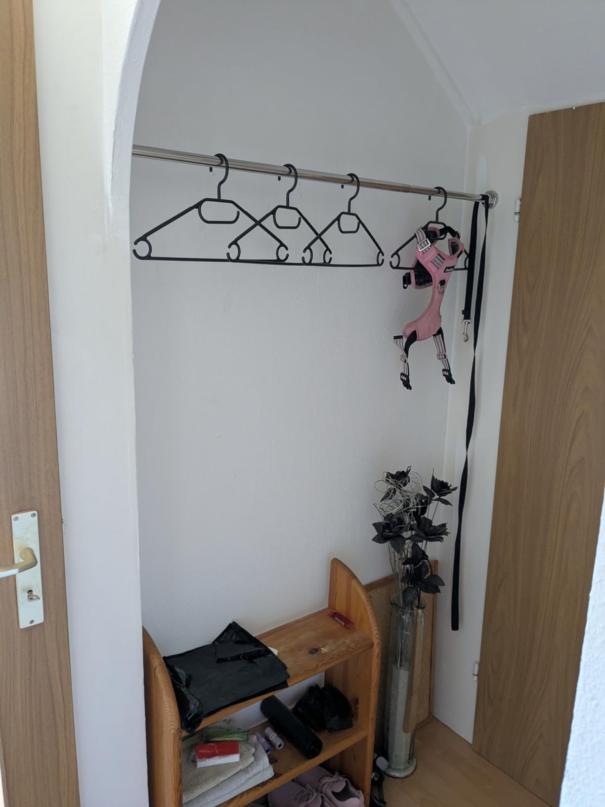 Intirilife Teleskopstange 120-227 cm Silber Edelstahl ohne Bohren