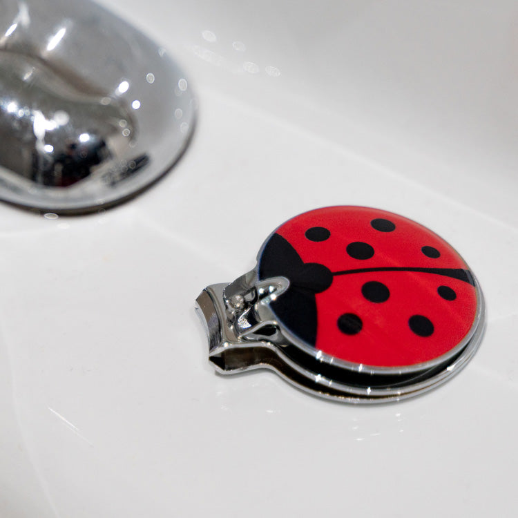 Kikkerland Tools & Wellness Ladybug Nagelknipser Marienkäfer