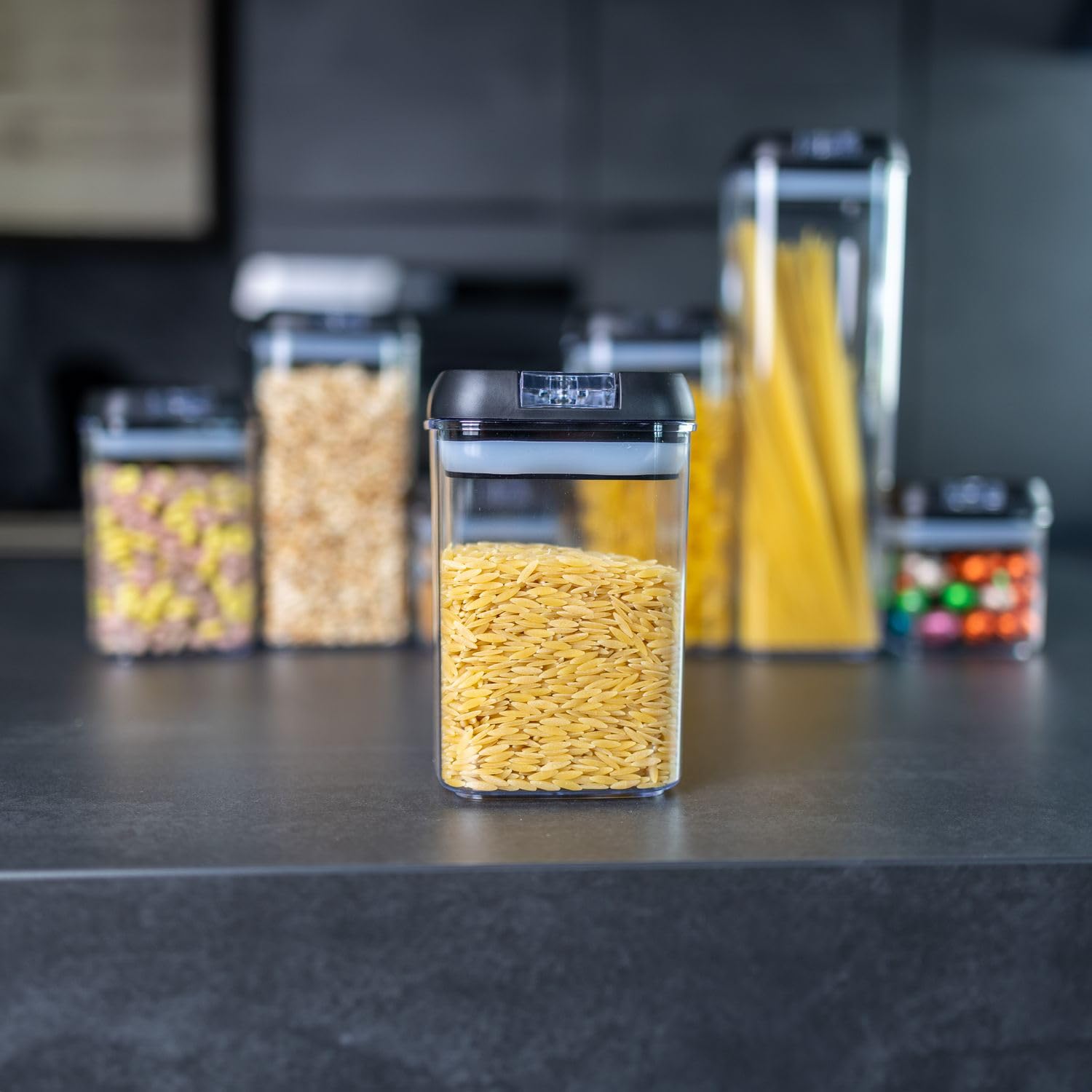 Intirilife Vorratsdosen Set schwarz 7-teilig luftdicht Box